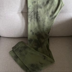 Lululemon Align high rise liggins